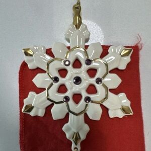 Lenox 2003 Jeweled Elegant White and Gold Snowflake Ornament